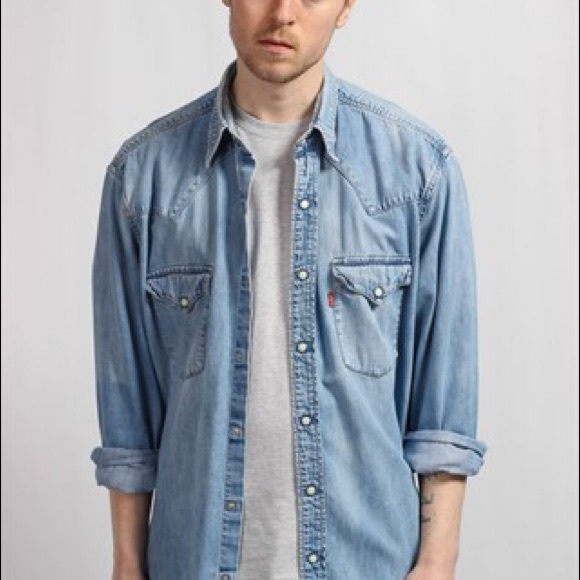 Authentic Vintage Men’s Levi’s Denim Shirt - Picture 3 of 8